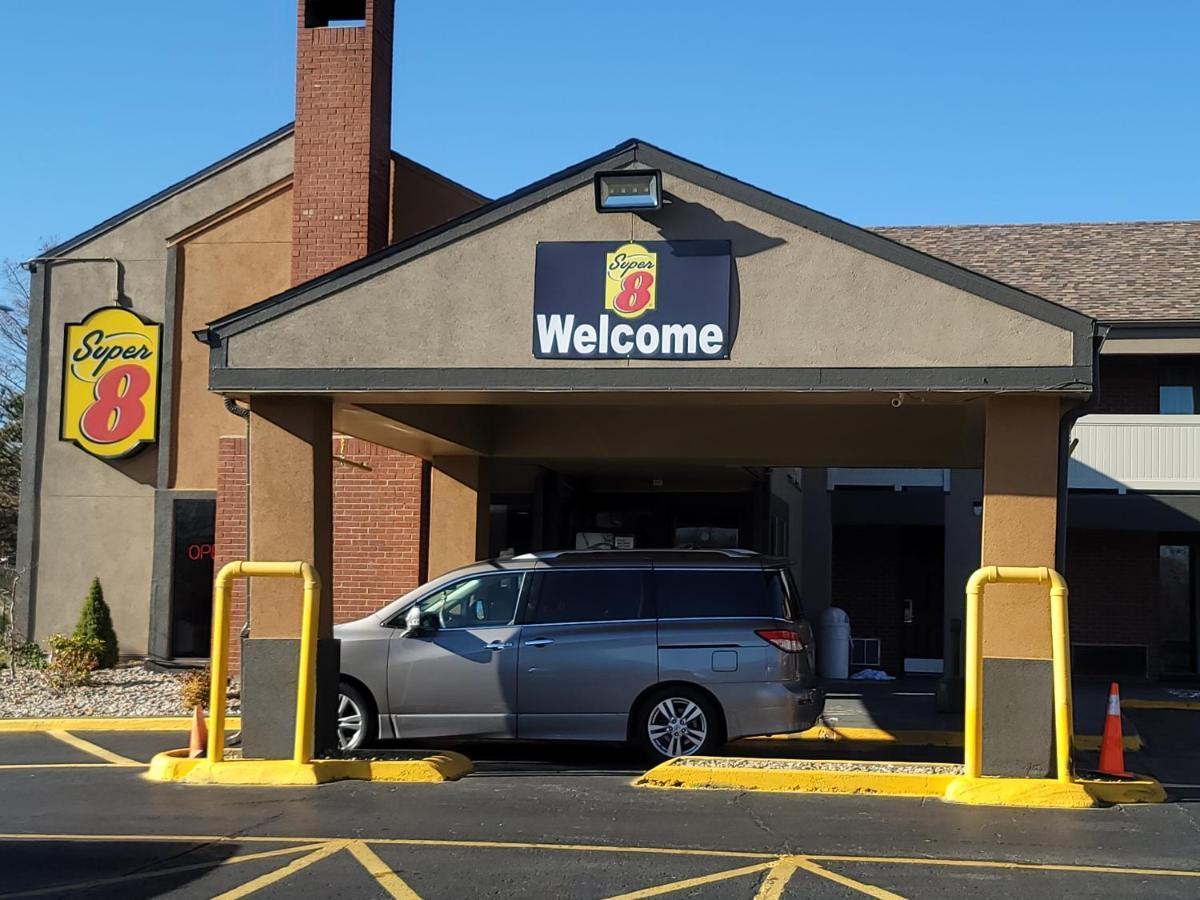 Super 8 By Wyndham Kansas City Airport North Eksteriør billede