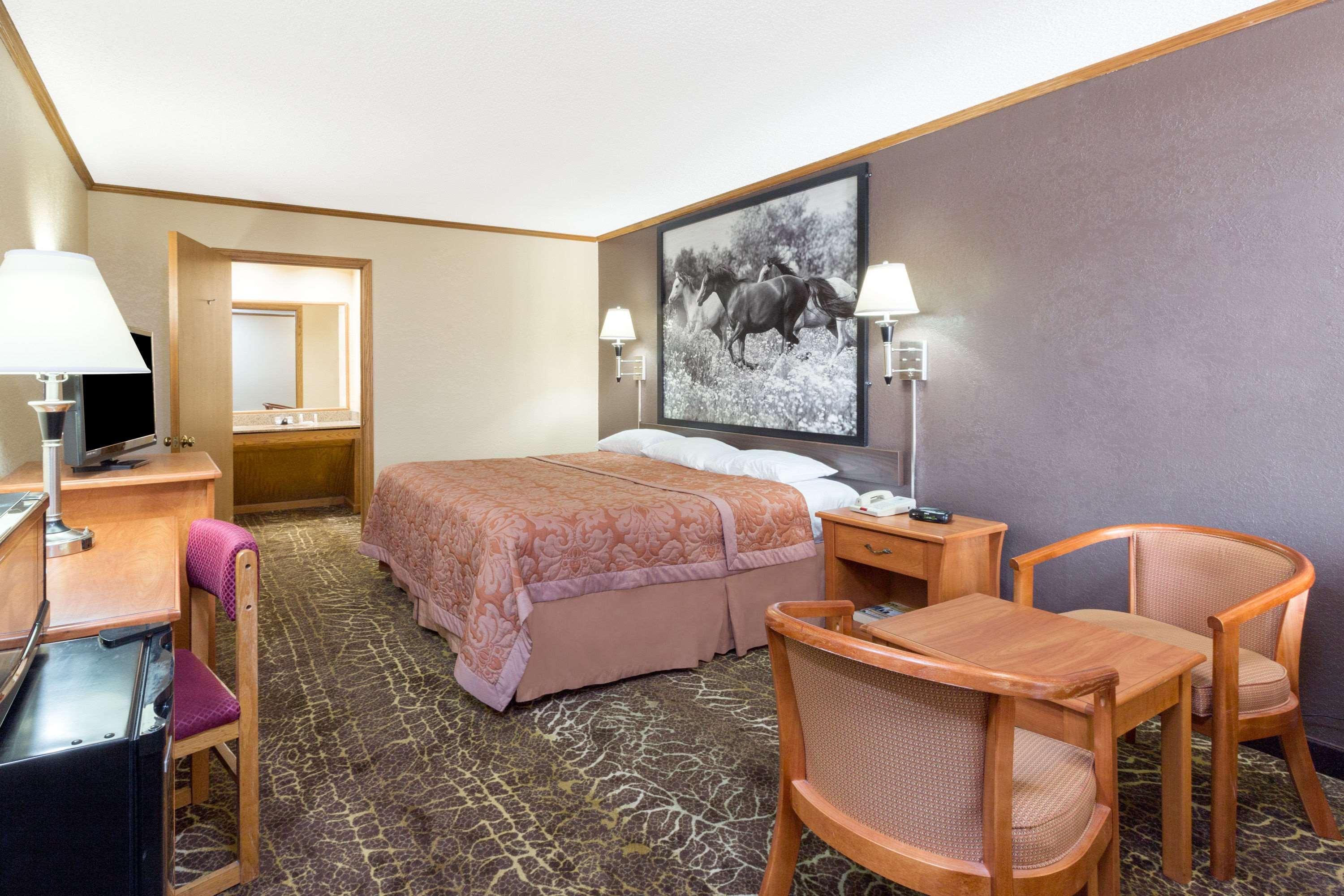 Super 8 By Wyndham Kansas City Airport North Eksteriør billede