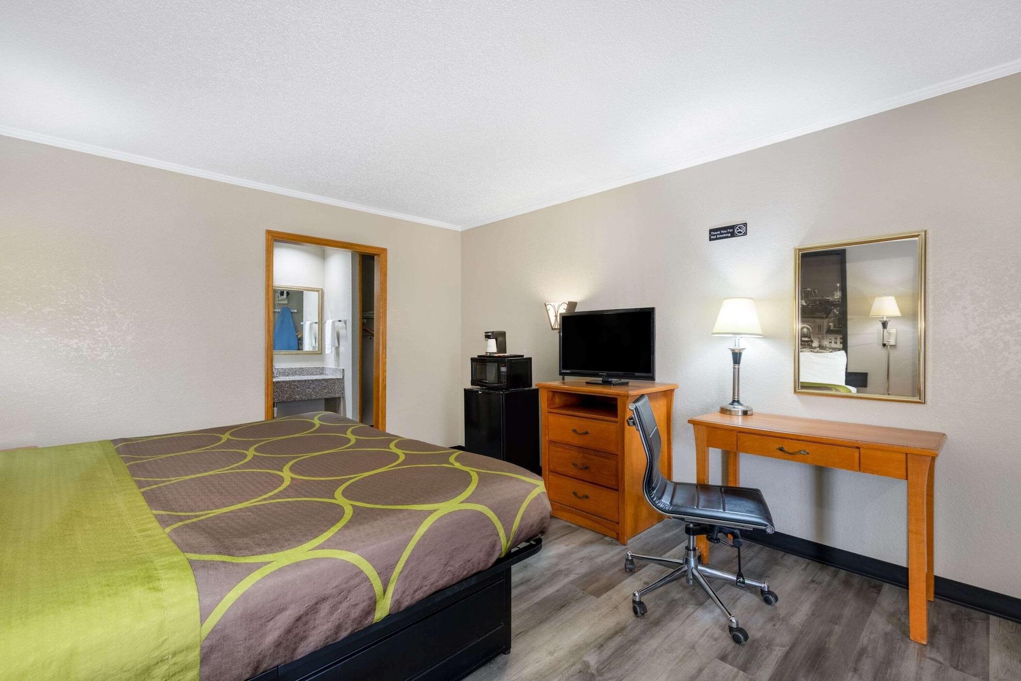 Super 8 By Wyndham Kansas City Airport North Eksteriør billede