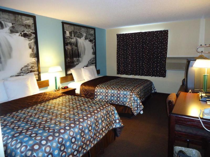 Super 8 By Wyndham Kansas City Airport North Eksteriør billede
