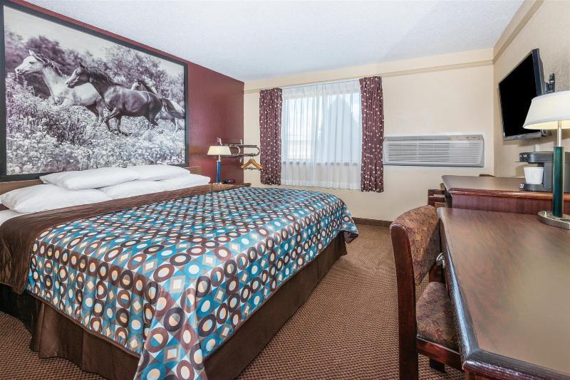 Super 8 By Wyndham Kansas City Airport North Eksteriør billede