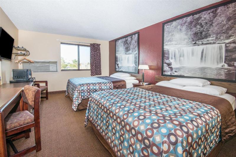 Super 8 By Wyndham Kansas City Airport North Eksteriør billede